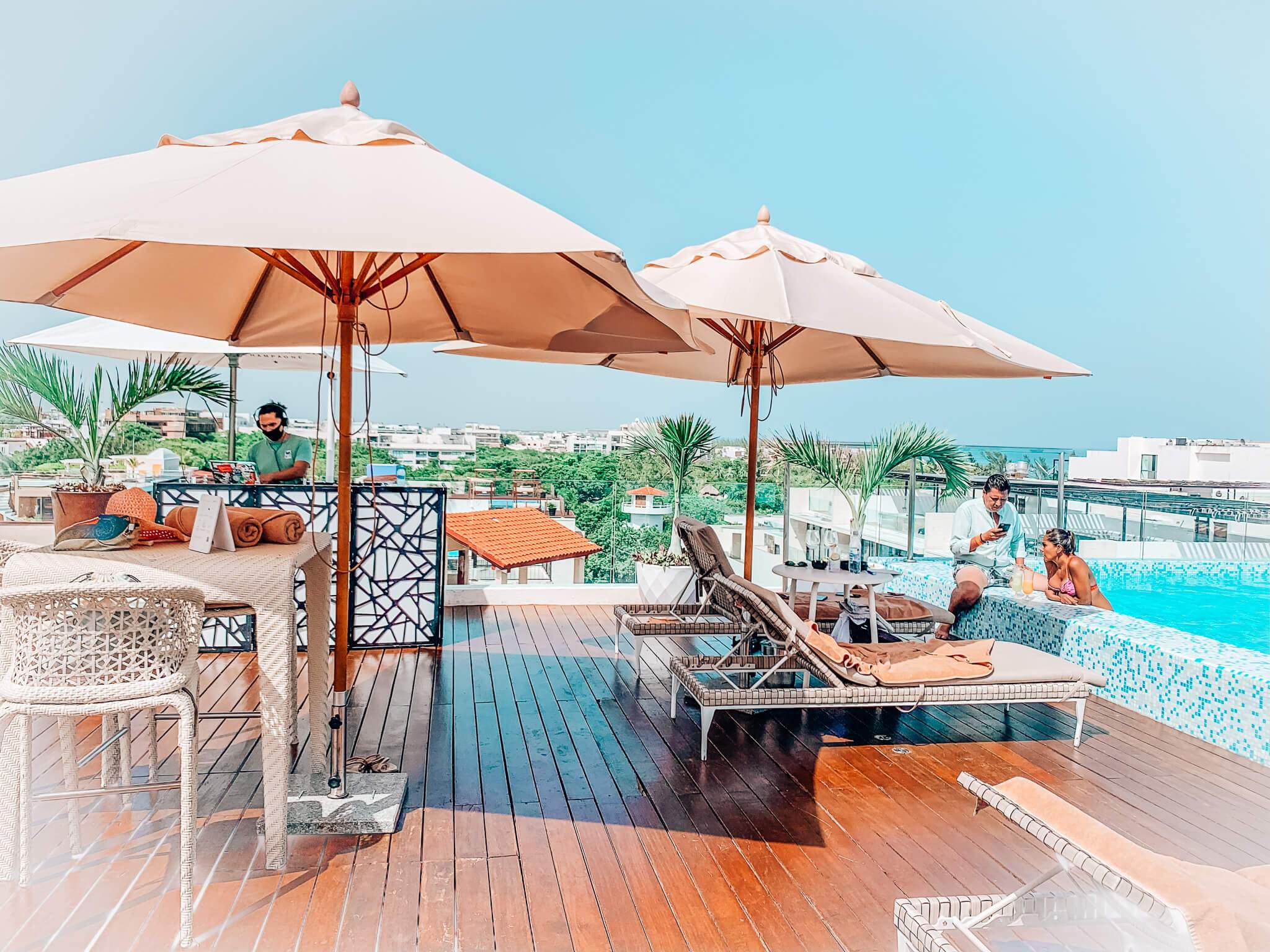 Rooftop-Pools Beach Clubs